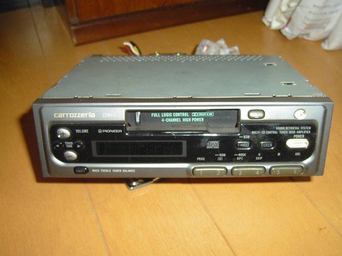 Foto 1 di 9
