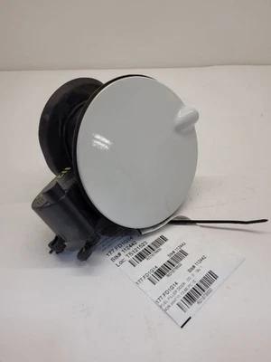 Puerta de llenado de combustible FORD FOCUS 2012-2018 Blanco BM5Z54405A26A     Foto 1 de 4