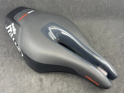 Selle Italia Iron EVO Superflow Carbon Rail Tri Saddle 256mm x 132mm MSRP $325 - Image 1 of 4