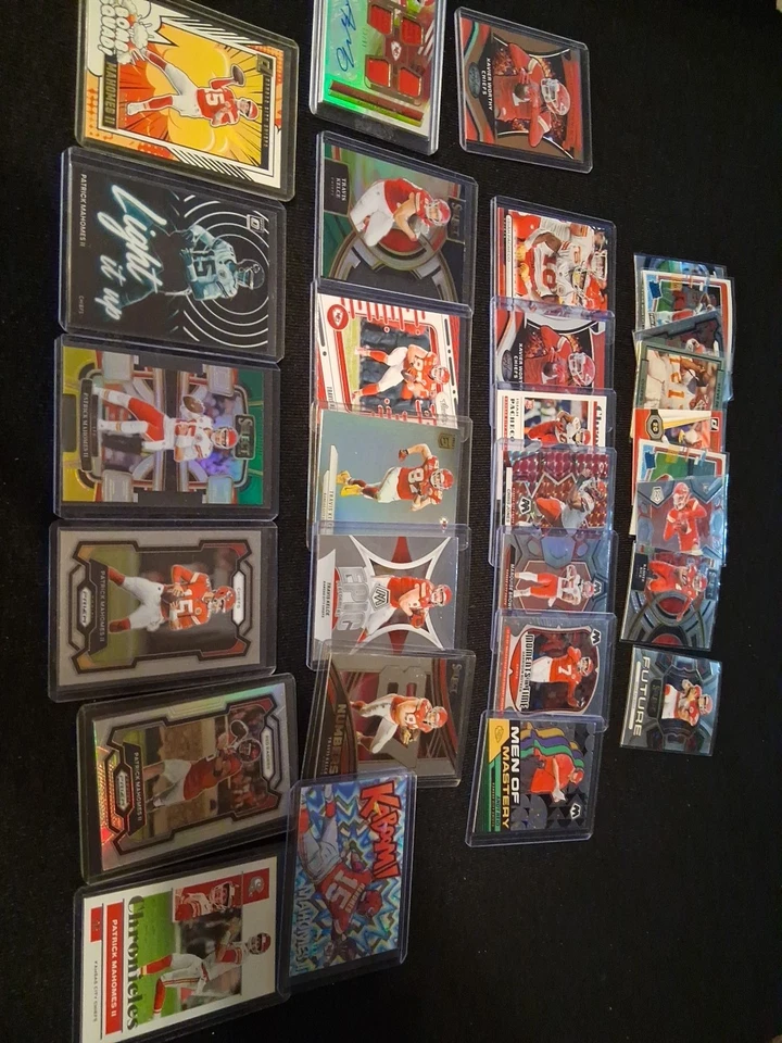 30 футбольных карточек Kansas City Chiefs - Изображение 1 из 4