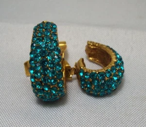 Thelma Deutsch Blue Green Pave Crystal Gold Tone 1" Clip On Earrings Rhinestones - Picture 1 of 20