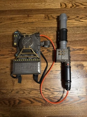 Mochila Mattel Ghostbusters Proton Pack 2016 probada con luz/funciona cosplay Foto 1 de 4