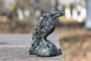 2.6"Hand carved yooperlite Crow Natural reiki Crystal Decor Crystal heal gift 1x - Picture 1 of 9