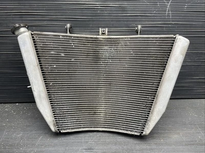 Suzuki GSXR1000 2006, radiador, radiador de refrigeración OEM #81 Foto 1 de 4