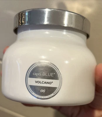 Capri 蓝色火山白色娇小 8 盎司蜡烛新品 — 第 1/3 张图片