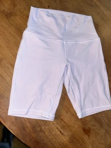 Lululemon Wunder Train High Rise 8" shorts, Size 4 - Picture 1 of 3