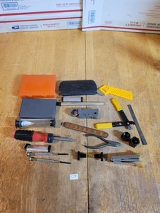 Small Lot Of Miscellaneous Tools (Bubble Levels, Screwdrivers, Mini Wreches,Etc) - Picture 1 of 24