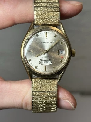 VTG 1960s Waltham Incabloc Dual Calendar Manual-Wind Swiss Made Wrist Watch RUNS - Image 1 of 4