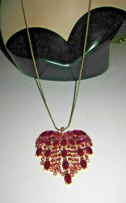 COLAR ROSA PINGENTE LONGO CORAÇÃO PARTIDO BETSEY JOHNSON - Imagem 1 de 4