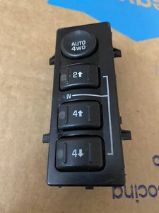 2003-2007 Chevy Silverado 1500/2500HD Transfer Case Selector Switch - Picture 1 of 6