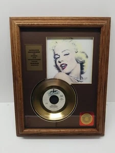Marilyn Monroe Framed 24kt Gold Plated 45 RPM Record Heat Wave VTG Room Decor - Picture 1 of 7