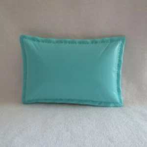 NEU Barbie Prinzessin Abenteuer Schlummer Party Puppe Türkis Kissen für Diorama - Bild 1 von 1