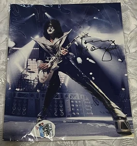 Tommy Thayer Hand Signed 2015 Australian Monster Tour Photo 3x Guitar Picks Pack - Picture 1 of 14