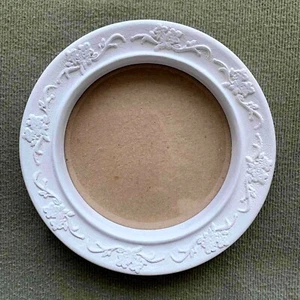 Round Photo Frame Wall Mounted Picture Decorative Floral White Frames Circular - Picture 1 of 9