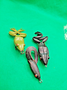 Old lure Vintage rubber topwater lures three great Big Bass catchers, 3 Frogs.