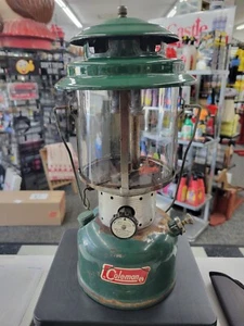Vintage Coleman Model 22OF Sunshine Of The Night Green Metal Lantern - Picture 1 of 17