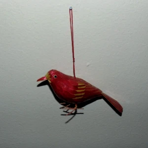 Adorno de pájaro de bambú rojo amarillo vintage - Imagen 1 de 2