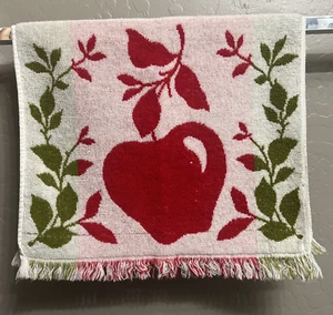 Vintage 70s Martex Apple Print Hand Towel Fringe White Red Green 15.5 X 25.5 - Picture 1 of 9