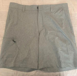 Magellan Outdoors Fish Gear - Light Gray Heather Fishing Shorts Mens 38 - Picture 1 of 6