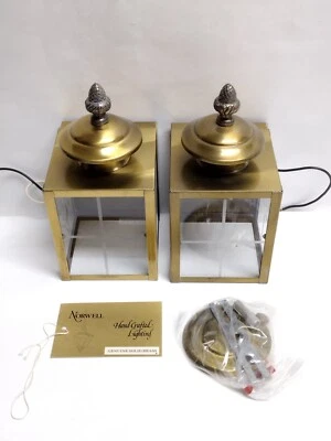Arandelas de parede estilo lanterna bronze e vidro vintage Norwell com acento de bolota - Imagem 1 de 4