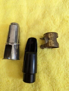 Martin Comm. III Indiana Alto Plastic Mouthpiece .057" Tip Ligature/Cap Included - Picture 1 of 20