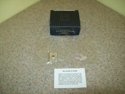 Collar AVON 1996 plata esterlina piedra natal julio rubí simulado Foto 1 de 4