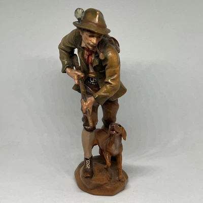 Estatua de madera tallada a mano cazador con perro por Franz Barthels Oberammergau Alemania Foto 1 de 4