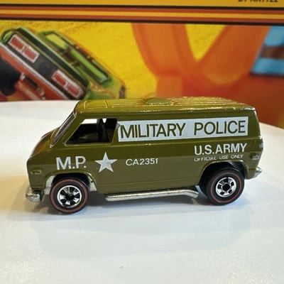 Hot Wheels Redline Flying Colors 1974 oliva ejército de EE. UU. furgoneta policía militar Foto 1 de 4