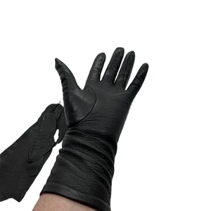 Black Leather Gloves Women's Size 7 Made in Italy Silk Lined Vintage 1960s - Picture 1 of 9