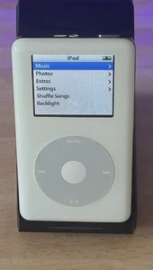 Apple iPod A1099 Clásico 4ta Generación 20GB Blanco - Imagen 1 de 20