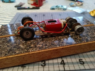 Chasis en línea ajustable monograma escala 1/32 vintage años 60 funciona Foto 1 de 4