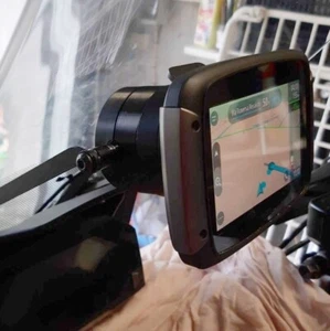 SUPPORTO STAFFA ADATTATORE ATTACCO PER TOMTOM RIDER 40/400/410/450/500/550 - Zdjęcie 1 z 3