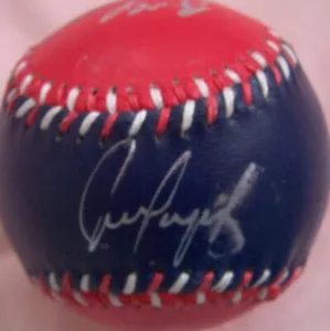Juan Gonzalez Ivan Rodriguez Benji Gil Bobby Witt signed 1996 Rangers ball (JSA) - Picture 1 of 2