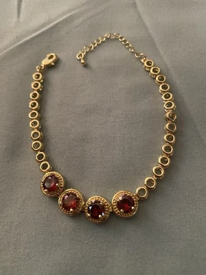 "Pulsera de 7"" a 9"" cadena de metal tono dorado con 4 piedras de cabachón rojo rubí" Foto 1 de 3
