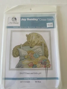 Joy Sunday Kreuzstich-Set - Bär und kleines Mädchen DA375 - Bild 1 von 3
