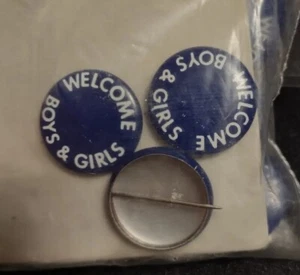 "WELCOME BOYS & GIRLS" Welcome Mini Metal Buttons - Package of 20 - Picture 1 of 2