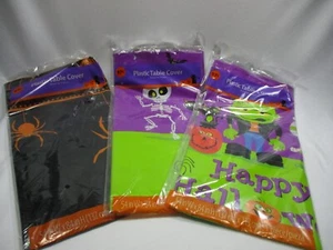 Halloween Decoration Lot - Table covers/Bat Banners 3d Decorations/Wall Hanging - Picture 1 of 14