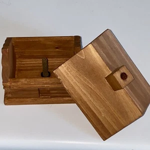 Vtg Winter / Christmas Log Cabin Incense Burner Rustic Primitive Campfire Produc - Picture 1 of 16