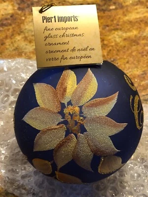 PIER 1 ADORNO FINO EUROPA FELIZ NAVIDAD FLOR DE PASCUA BOLA DE CRISTAL AZUL 2015 Foto 1 de 4