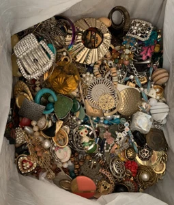 Costume jewelry lot 15 lbs med flat rate box For Crafts - Broken For Repurpose - Picture 1 of 12