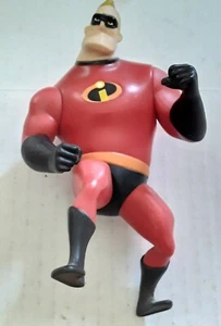 2004 *  #1  MR INCREDIBLE. #8 INCREDIBLE CAR  INCREDIBLES MOVIE McDonalds  - Picture 1 of 7