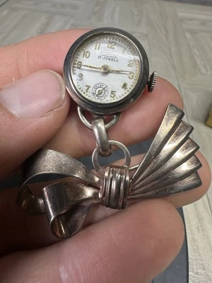 NON RUNNING Roamer 17 Jewel Pin Pocket Watch Ladies Modern Watch Case Co  - Image 1 of 4