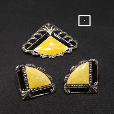 Juego de broches pendientes abanico vintage Avon beige esmalte, pendientes postales, tono plata Foto 1 de 4