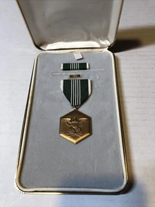 Vtg US Military Original 'For Military Merit' Medal Ribbon Lapel Pin in Case SKL - Picture 1 of 7