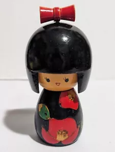Bambola Kokeshi vintage 5" in legno dipinta a mano ragazza giapponese con fiocco - Giappone asiatico - Foto 1 di 8