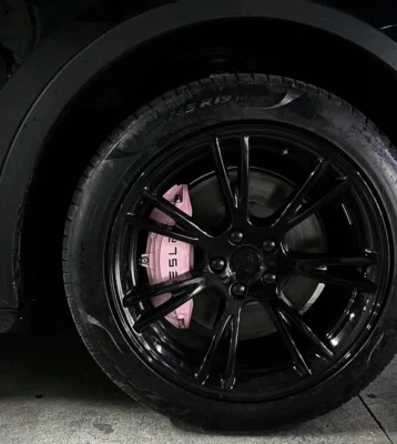 Крышка тормозного суппорта Tesla розовая - модель Y/модель 3 - Изображение 1 из 2