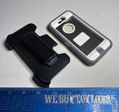 OtterBox Defender Series capa protetora e clipe de cinto para iPhone 5 cinza e branco - Imagem 1 de 4