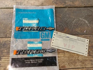 NOS OEM GM 1980-1981 Monte Carlo Turbo Emblem PAIR 14017688 NEW - Bild 1 von 15