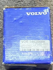 Volvo Genuine 14625688 Hyd Breather Cap VOE14625688 EC380D/E EC480D/E OEM - Picture 1 of 5