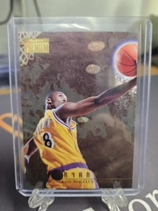 1996-97 Skybox Premium - Kobe Bryant #55 (RC) A3B - Bild 1 von 2